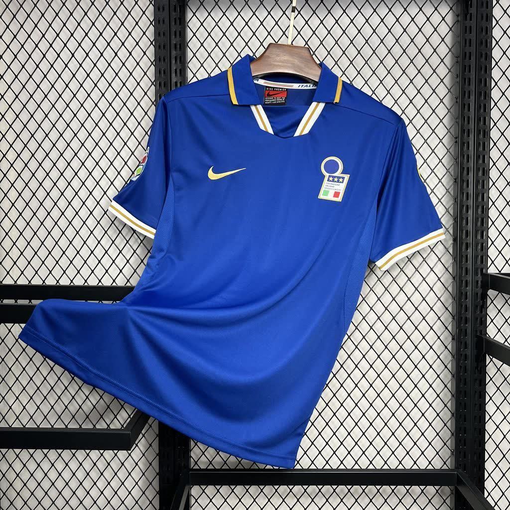 Football Shirt Italy Home 96-97 Retro front