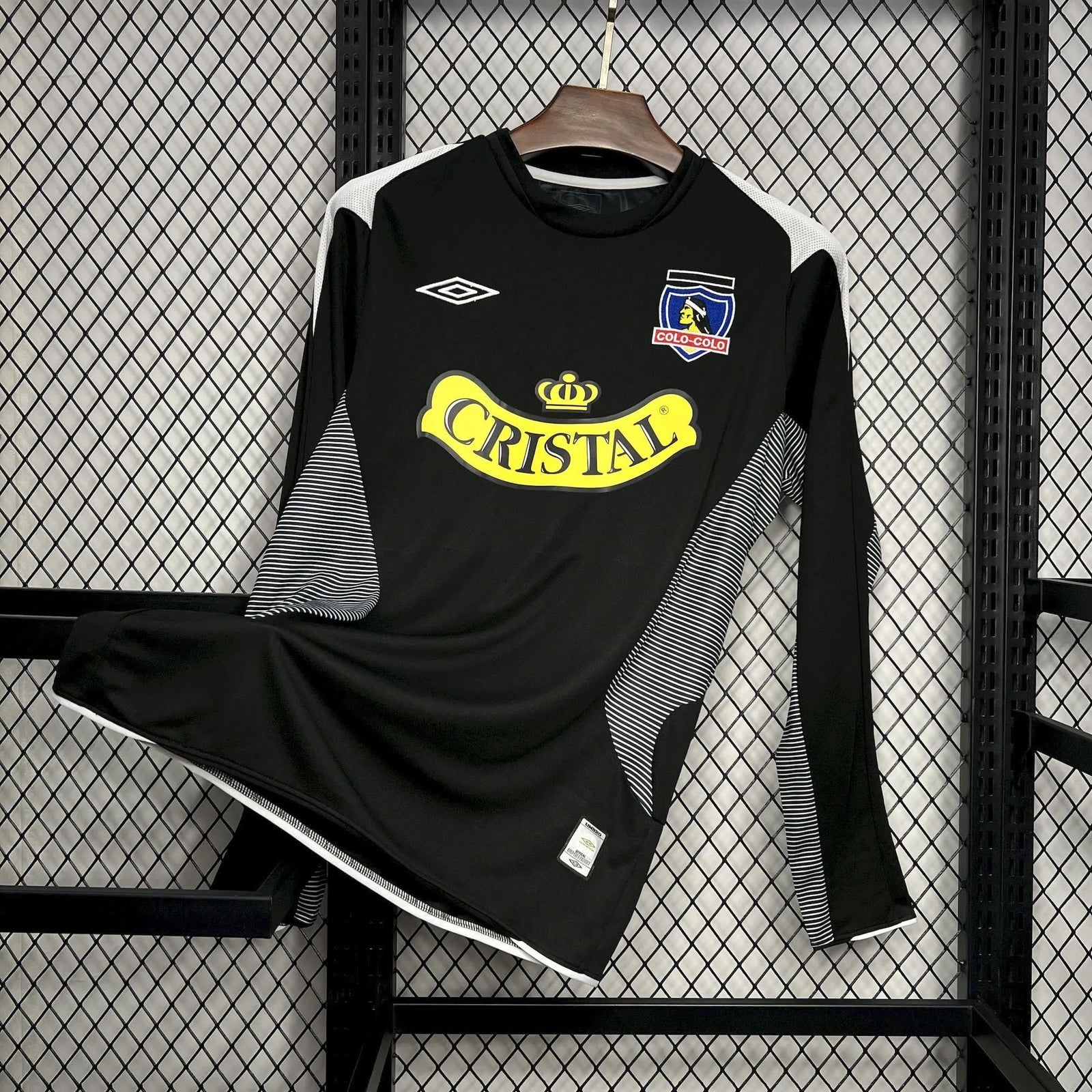 Football Shirt Colo Colo Away 06-07 Long Sleeve Retro front