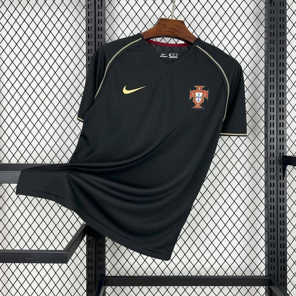 Football Shirt Portugal Away 06-07 Retro front
