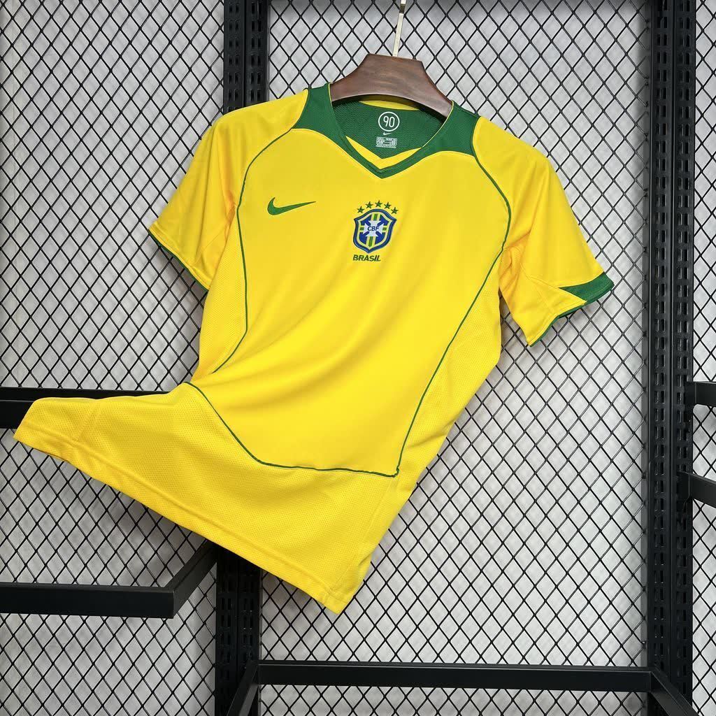 Football Shirt Brazil Home 04-05 Retro front