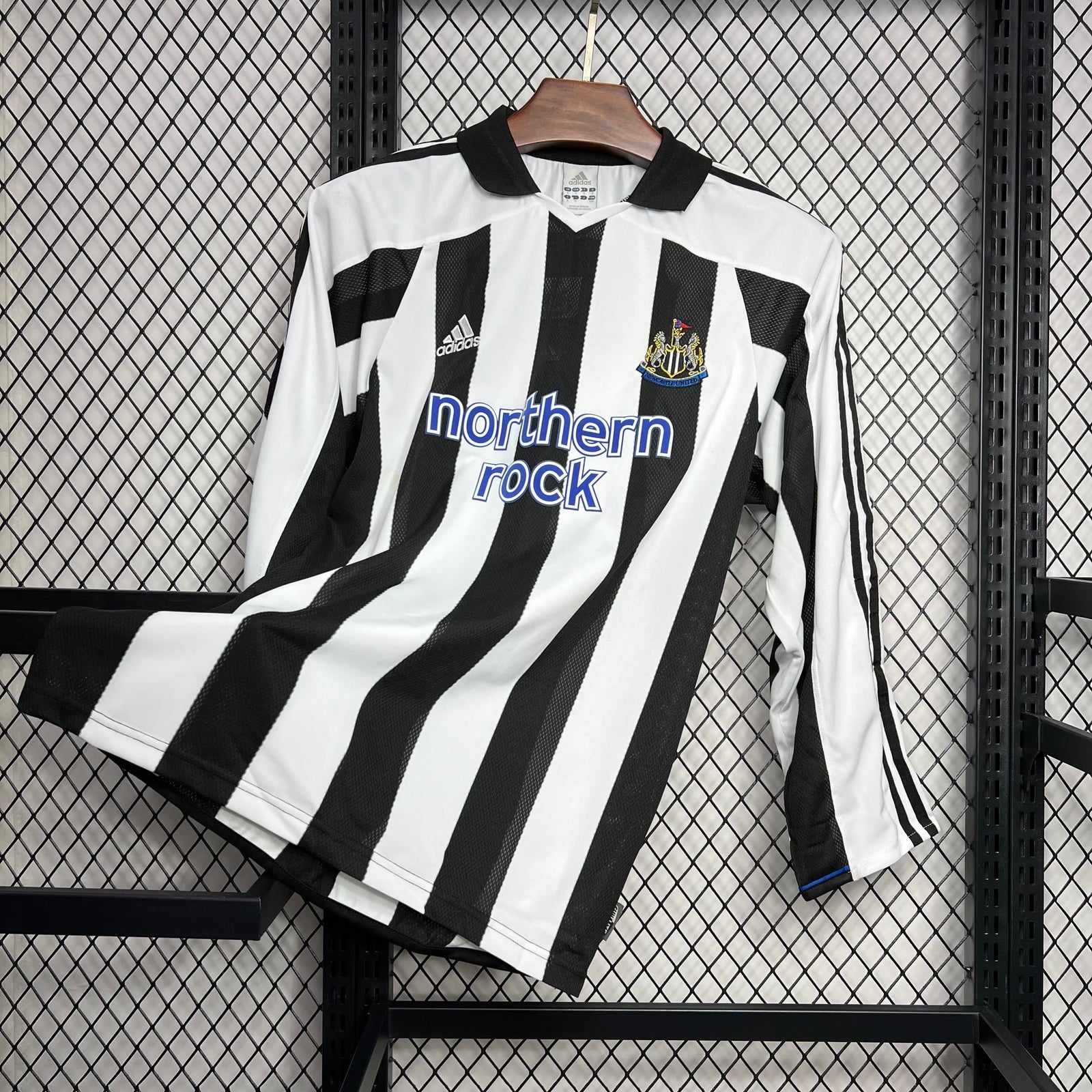 Football Shirt Newcastle United Home 03-05 Retro Long Sleeves front