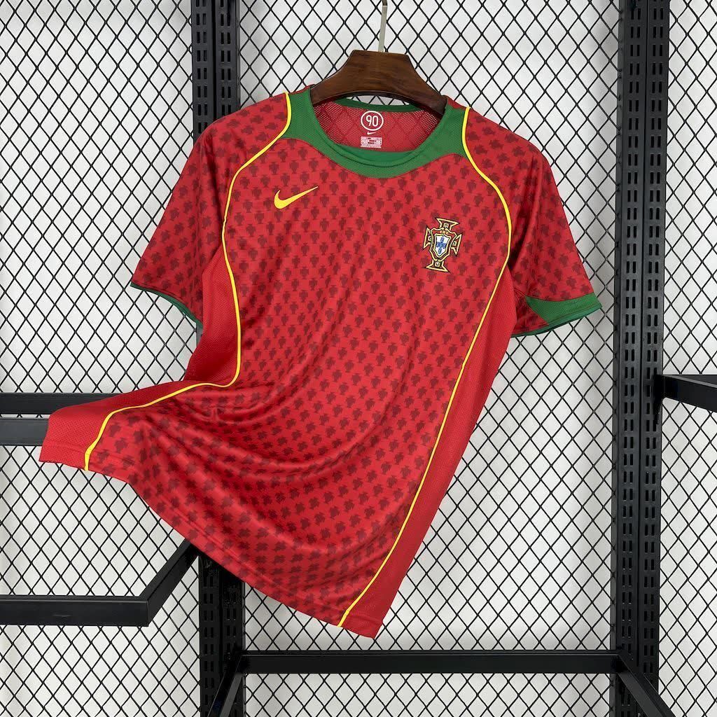 Football Shirt Portugal Home 04-05 Retro front