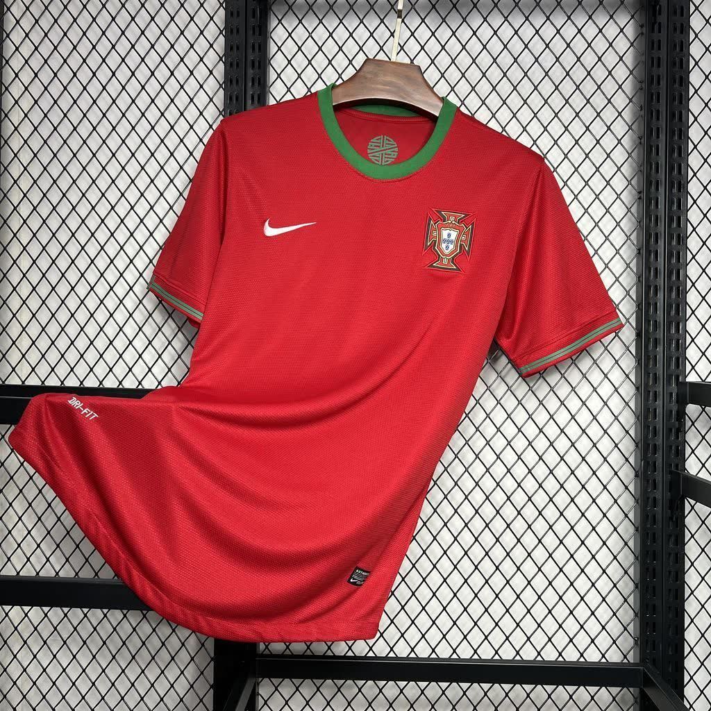 Football Shirt Portugal Home 12-13 Retro front
