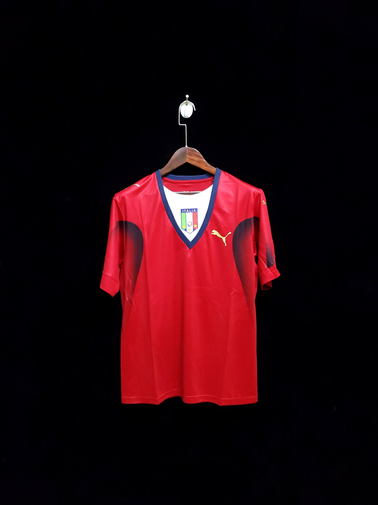 Football Shirt Italy Goalkeeper Red 2006 Retro front