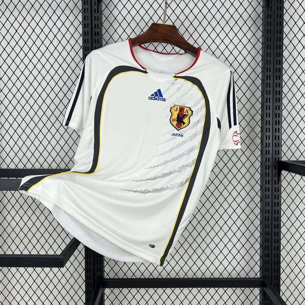 Football Shirt Japan Away 06-07 Retro front