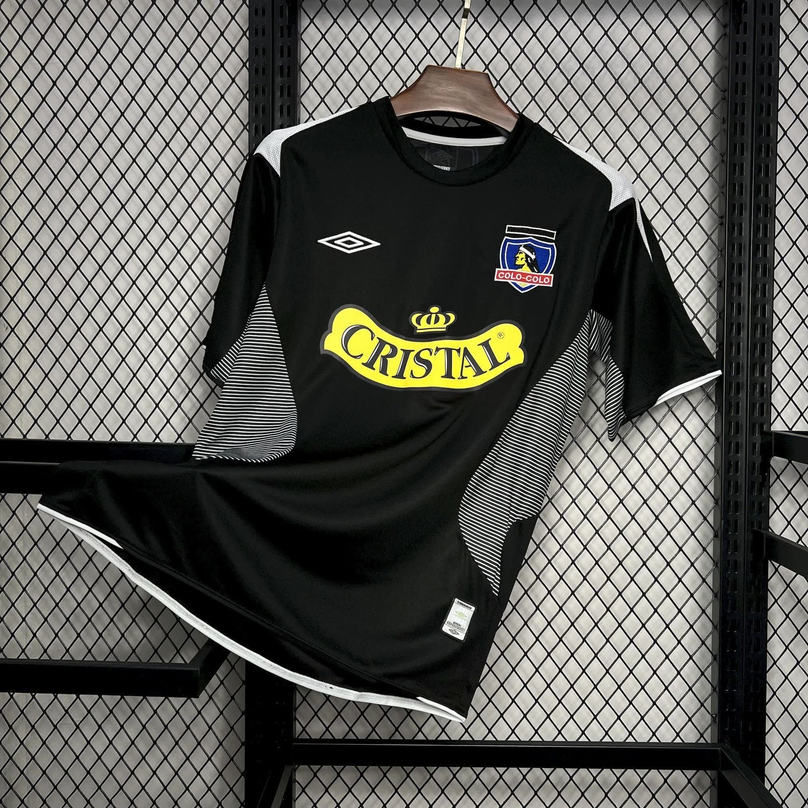 Football Shirt Colo-Colo Away 06-07 Retro front