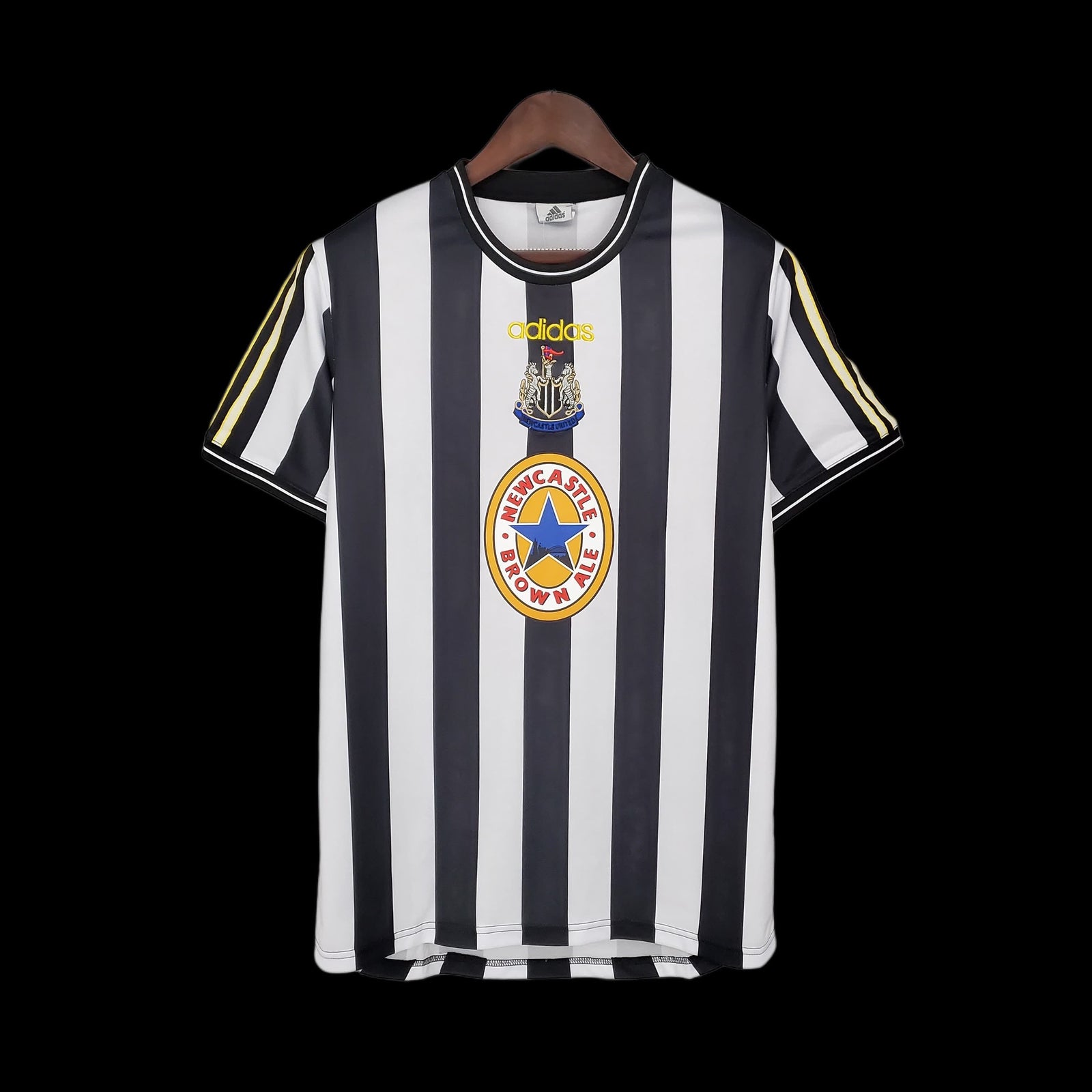 Football Shirt Newcastle United Home 97-99 Retro front