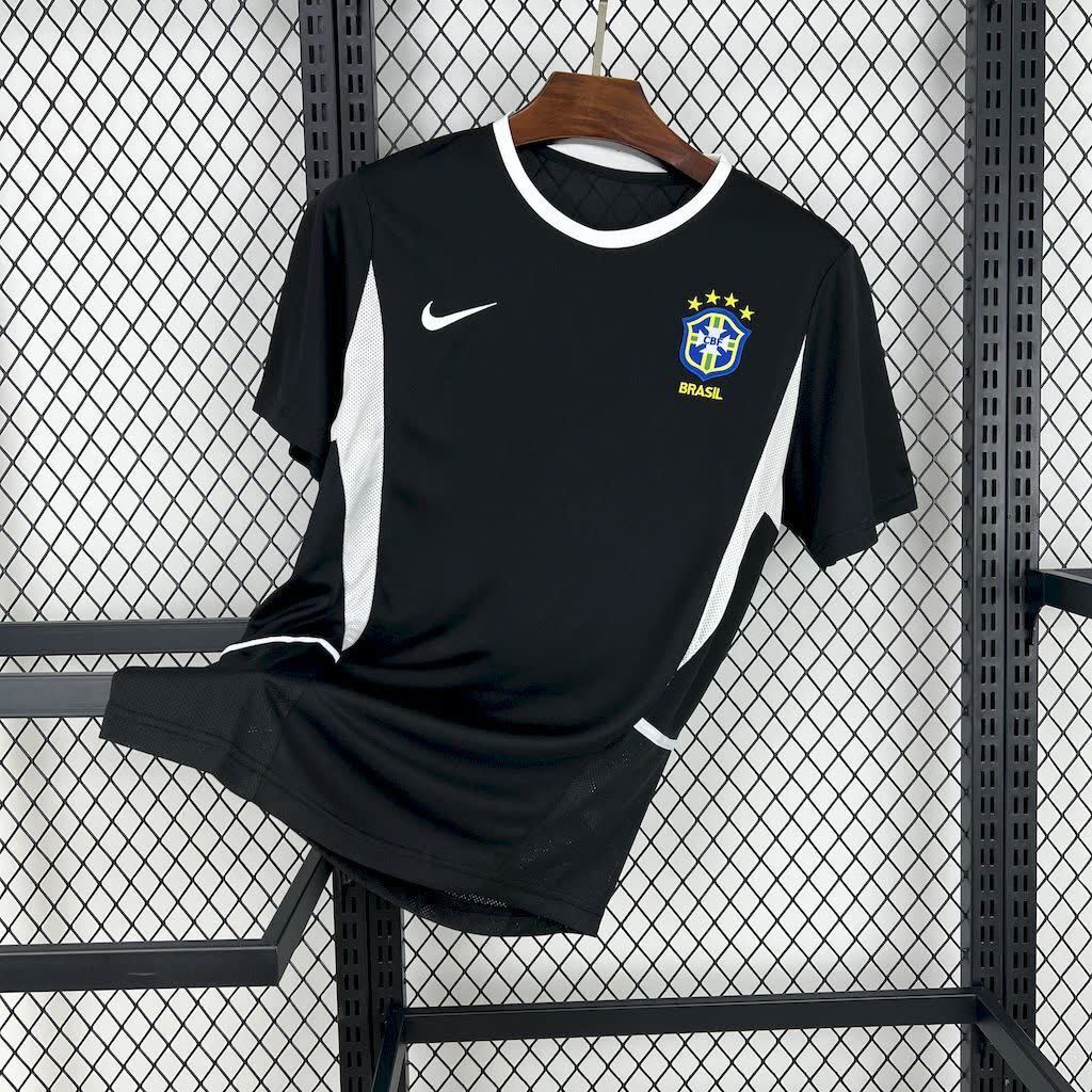 Football Shirt Brazil Goalkeeper 02-03 Retro front