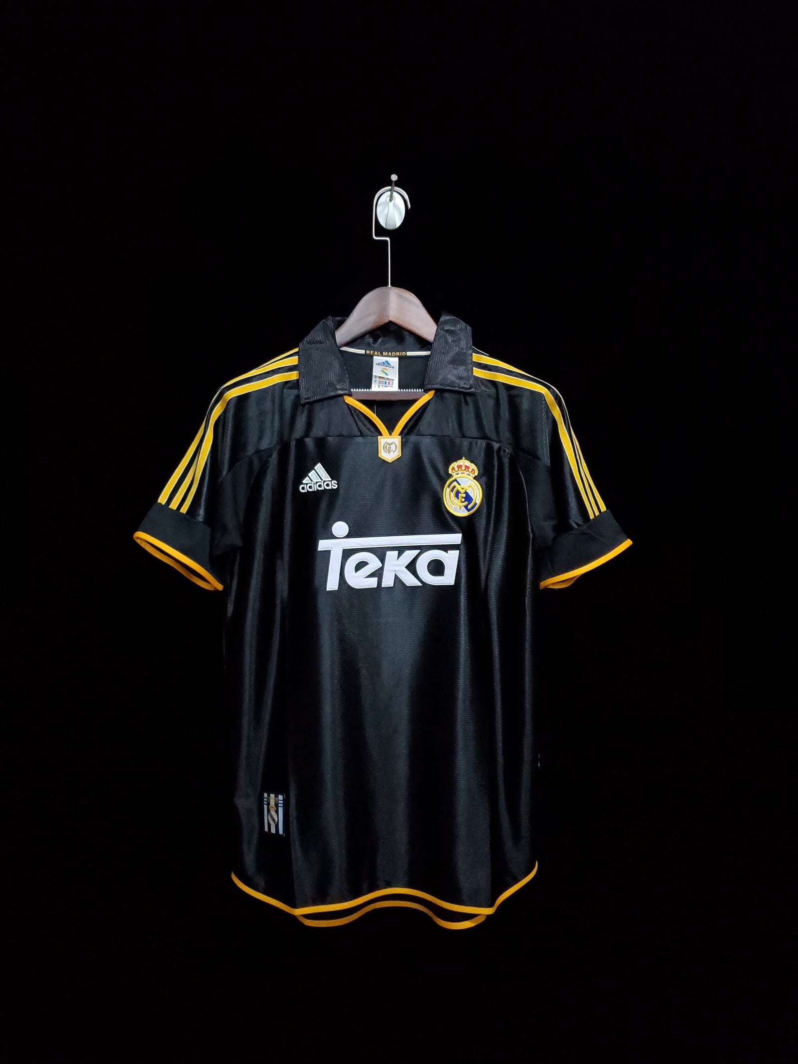 Football Shirt Real Madrid Away 98-99 Retro front