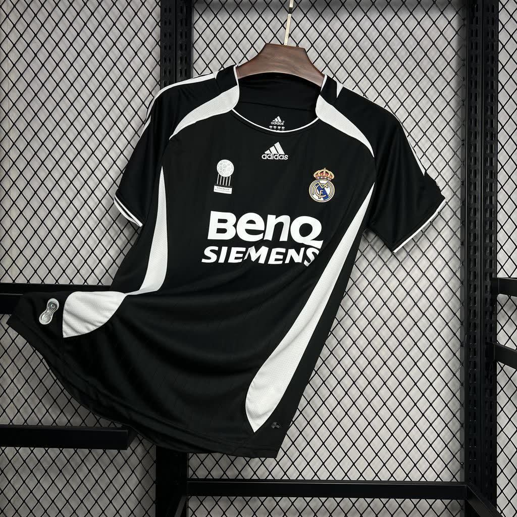 Football Shirt Real Madrid Third 06-07 front