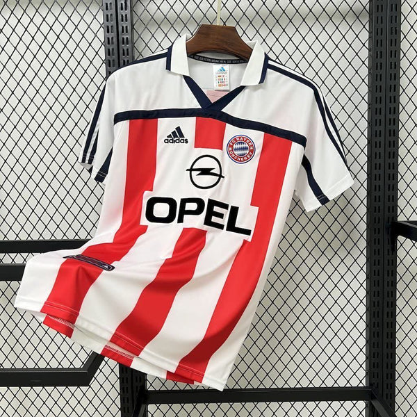 Football Shirt Bayern Munich Away 00-01 Retro front