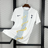 Football Shirt Tottenham Hotspur White Gold Snake Edition 25-26 front