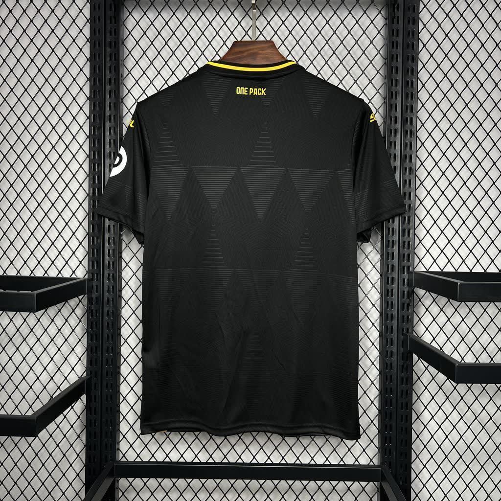 Football Shirt Wolverhampton Wanderers Away 25-26 back