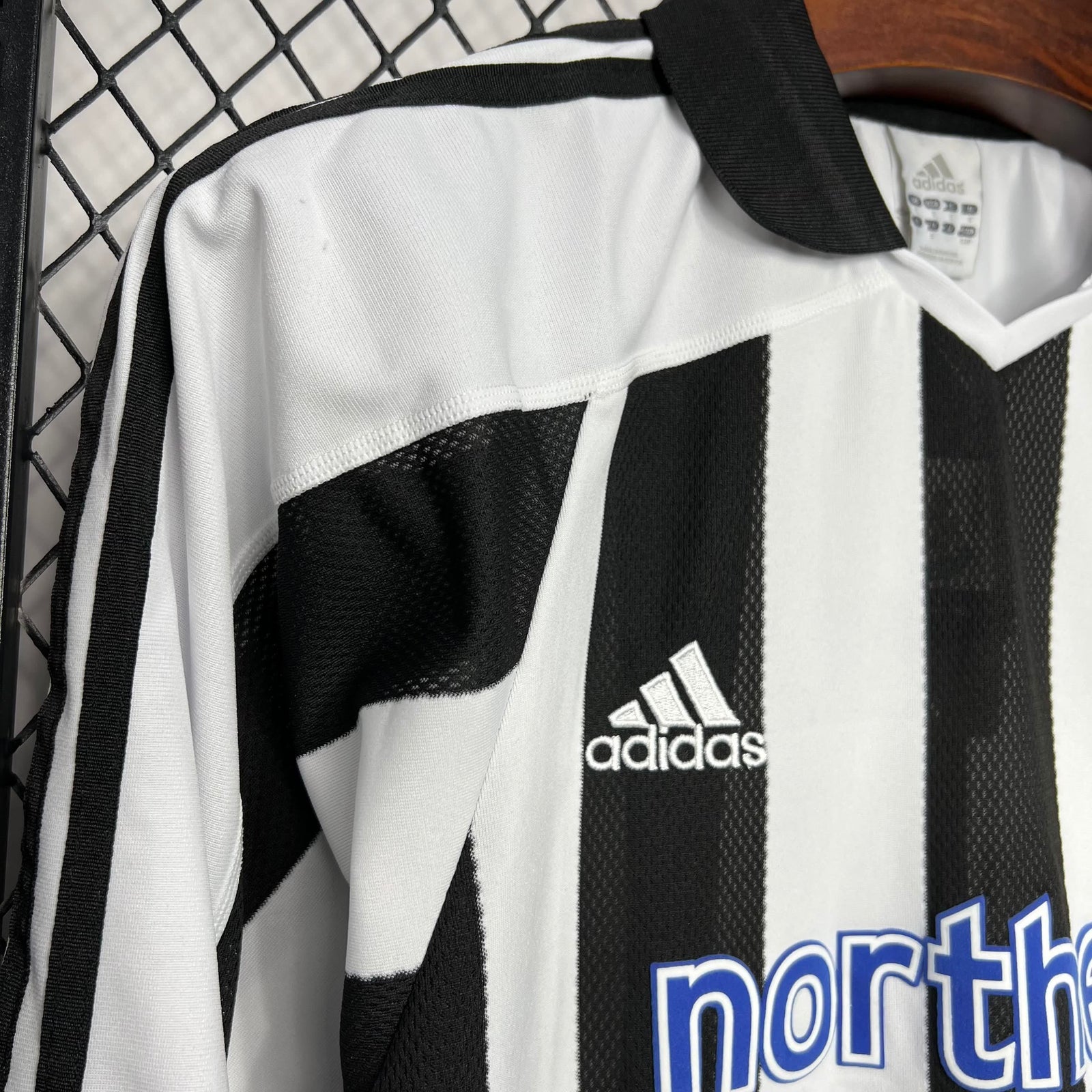Football Shirt Newcastle United Home 03-05 Retro Long Sleeves back