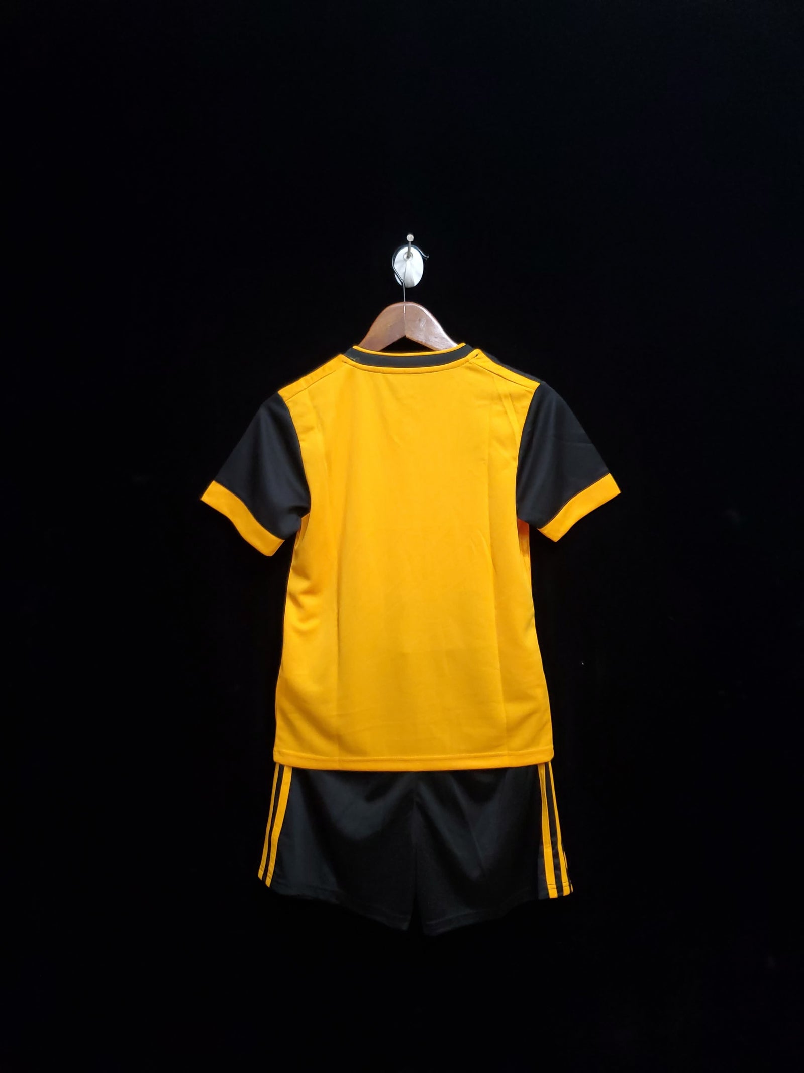 Football Shirt Wolverhampton Wanderers Home 20-21 back