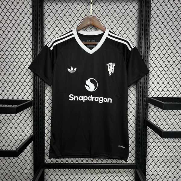 Football Shirt Manchester United Fourth Goalkeeper 25-26 front