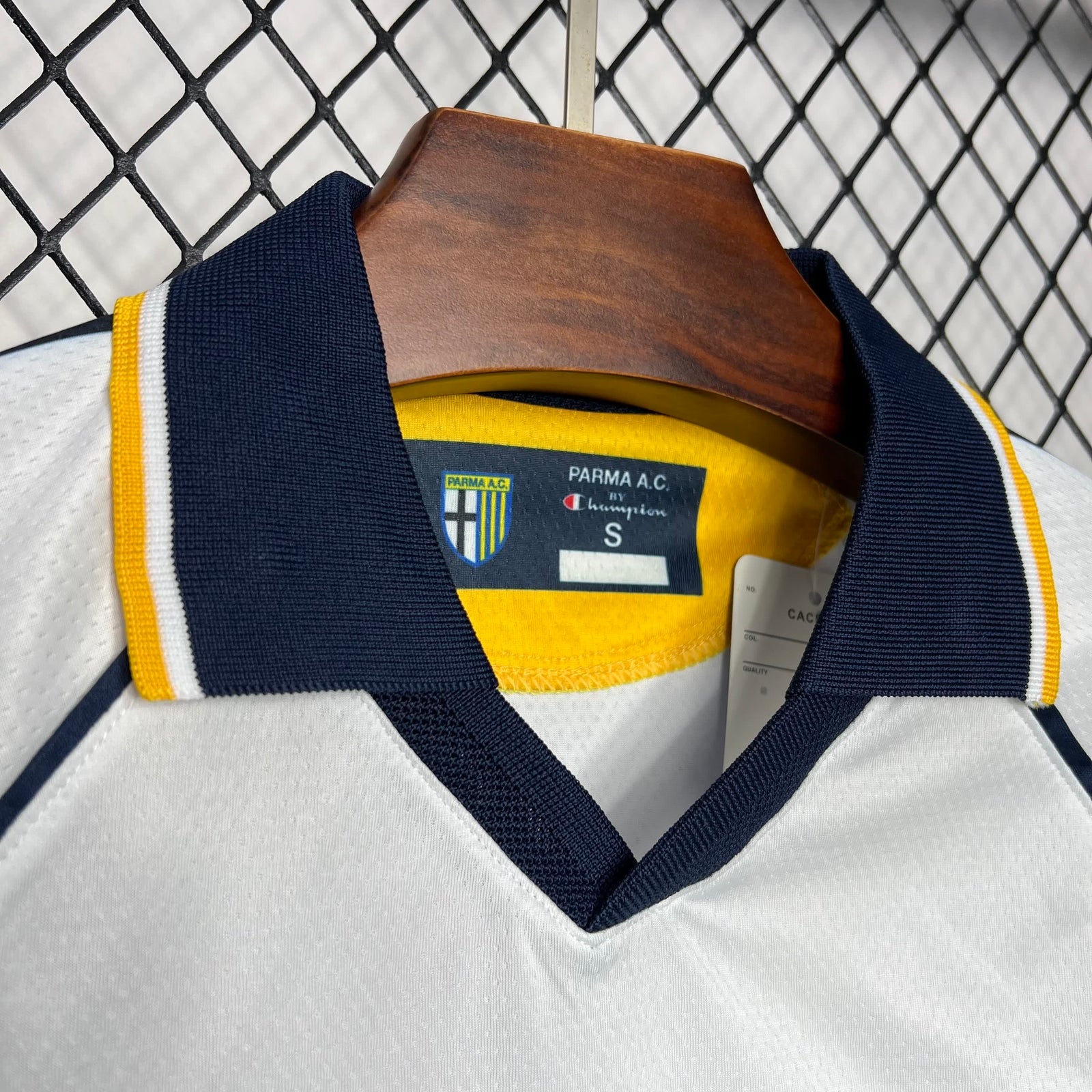 Football Shirt Parma Calcio Home 03-04 Retro extra 3