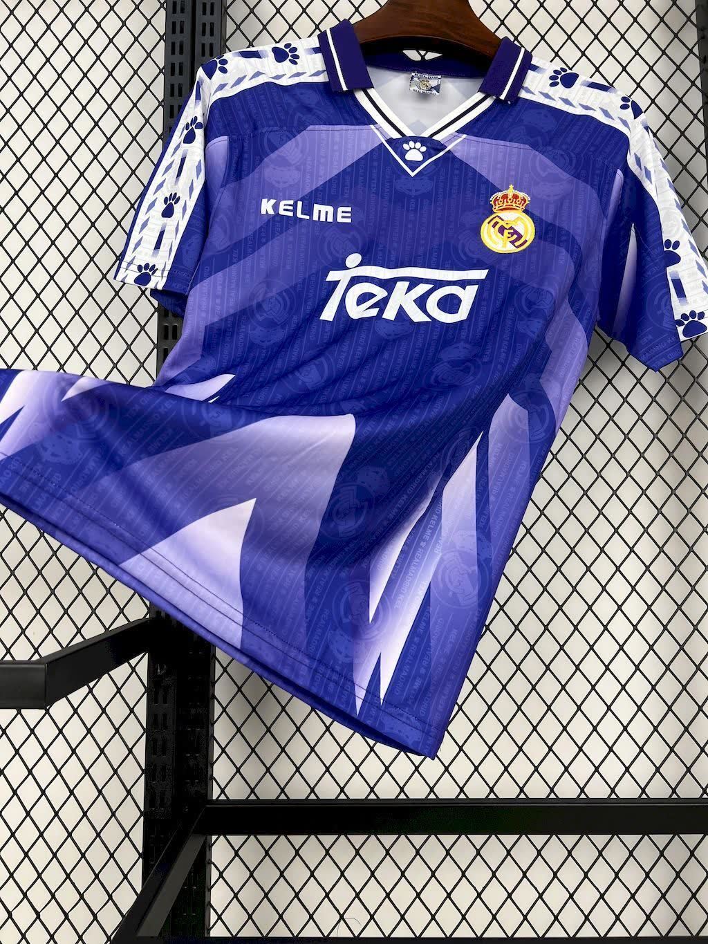 Football Shirt Real Madrid Away 96-97 Retro extra 2