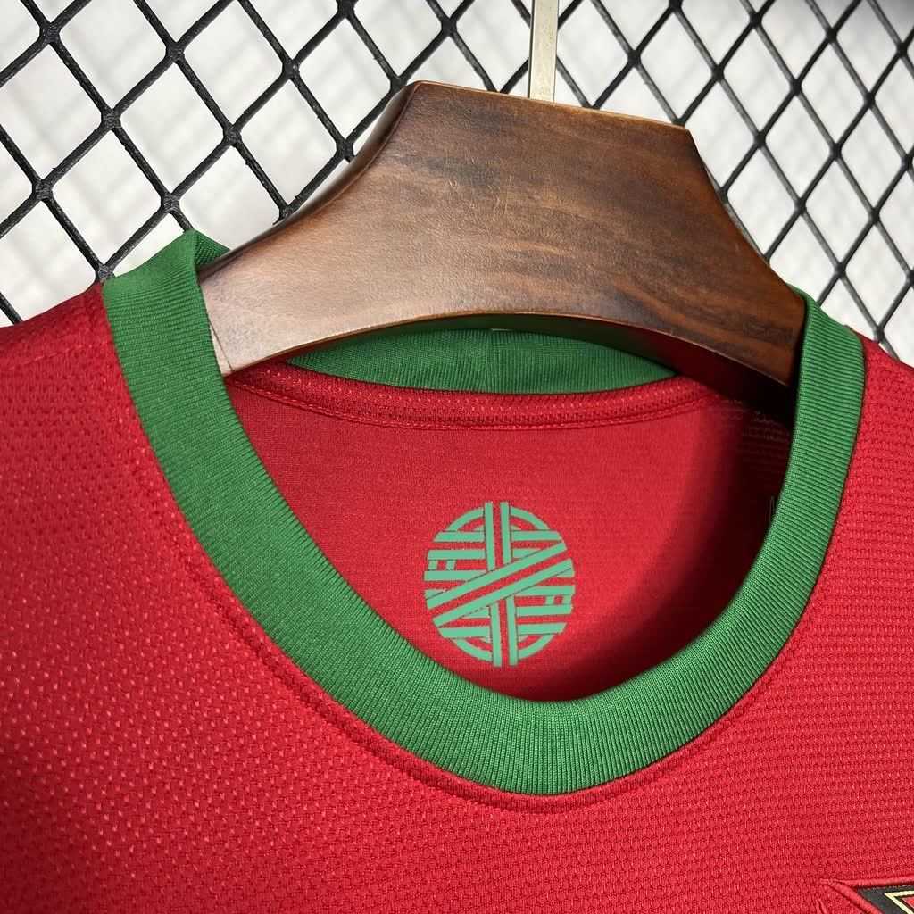 Football Shirt Portugal Home 12-13 Retro extra 3