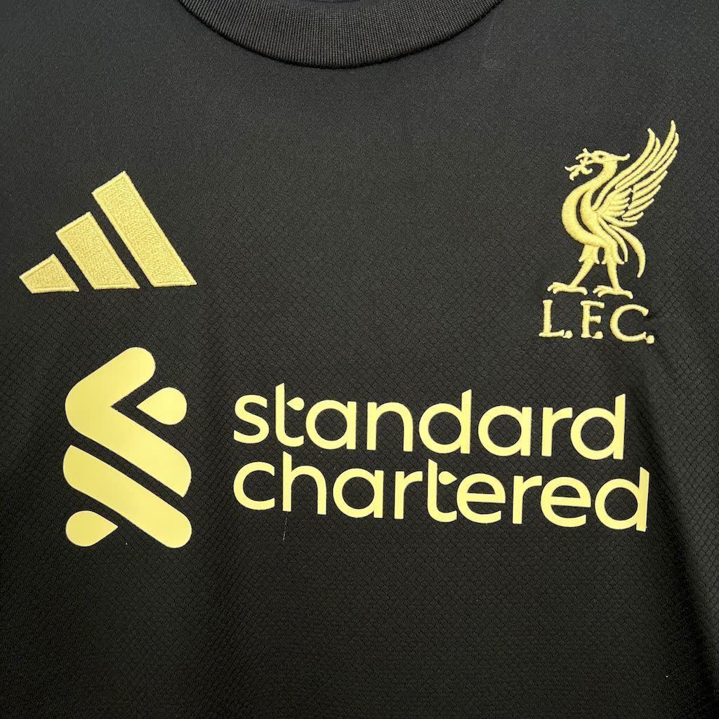 Football Shirt Liverpool Black Gold Edition 25-26 extra 3