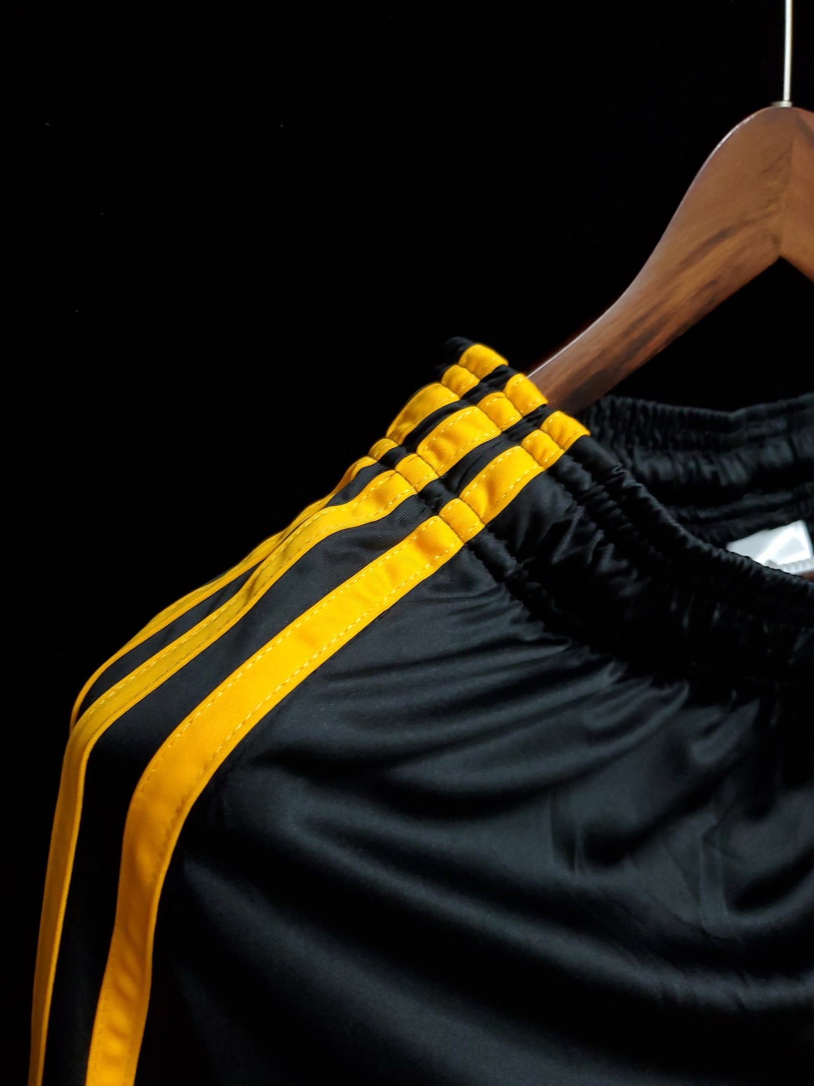 Football Shirt Wolverhampton Wanderers Home 20-21 extra 3