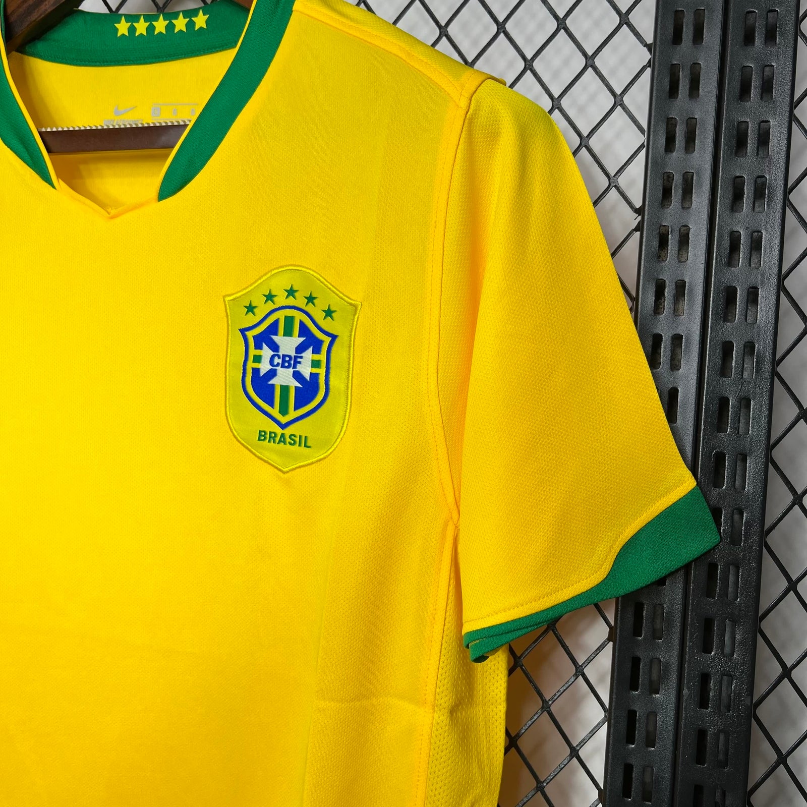 Football Shirt Brazil Home 06-07 Retro extra 3