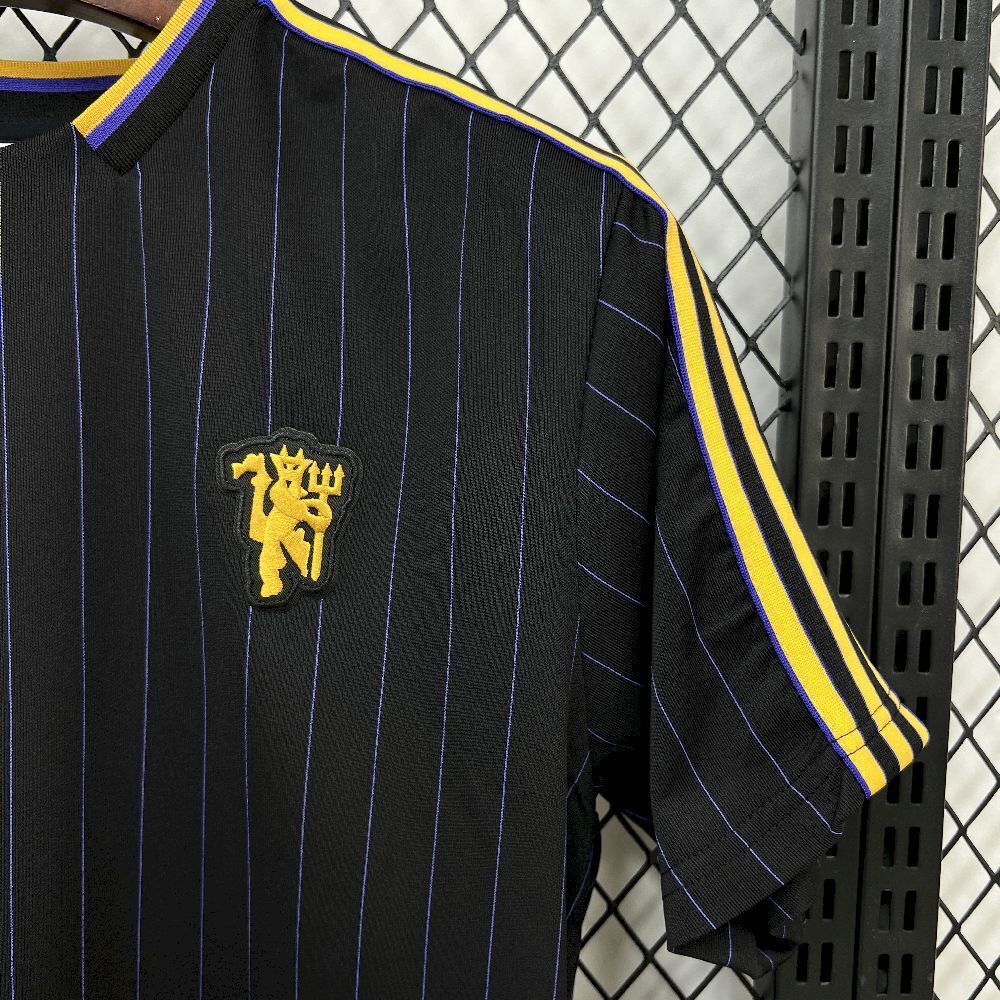 Football Shirt Manchester United Terrace Icons 25-26 extra 4