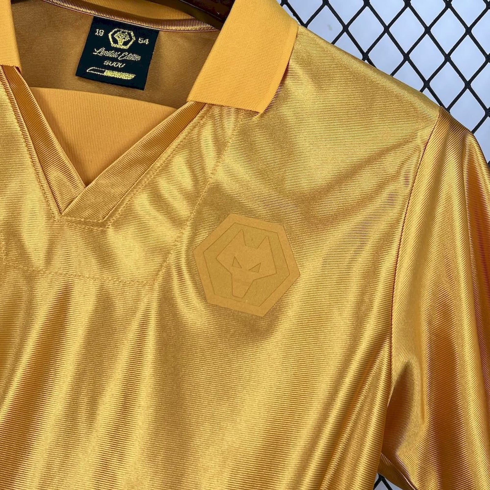 Football Shirt Wolverhampton Wanderers 70th Anniversary 25-26 extra 4