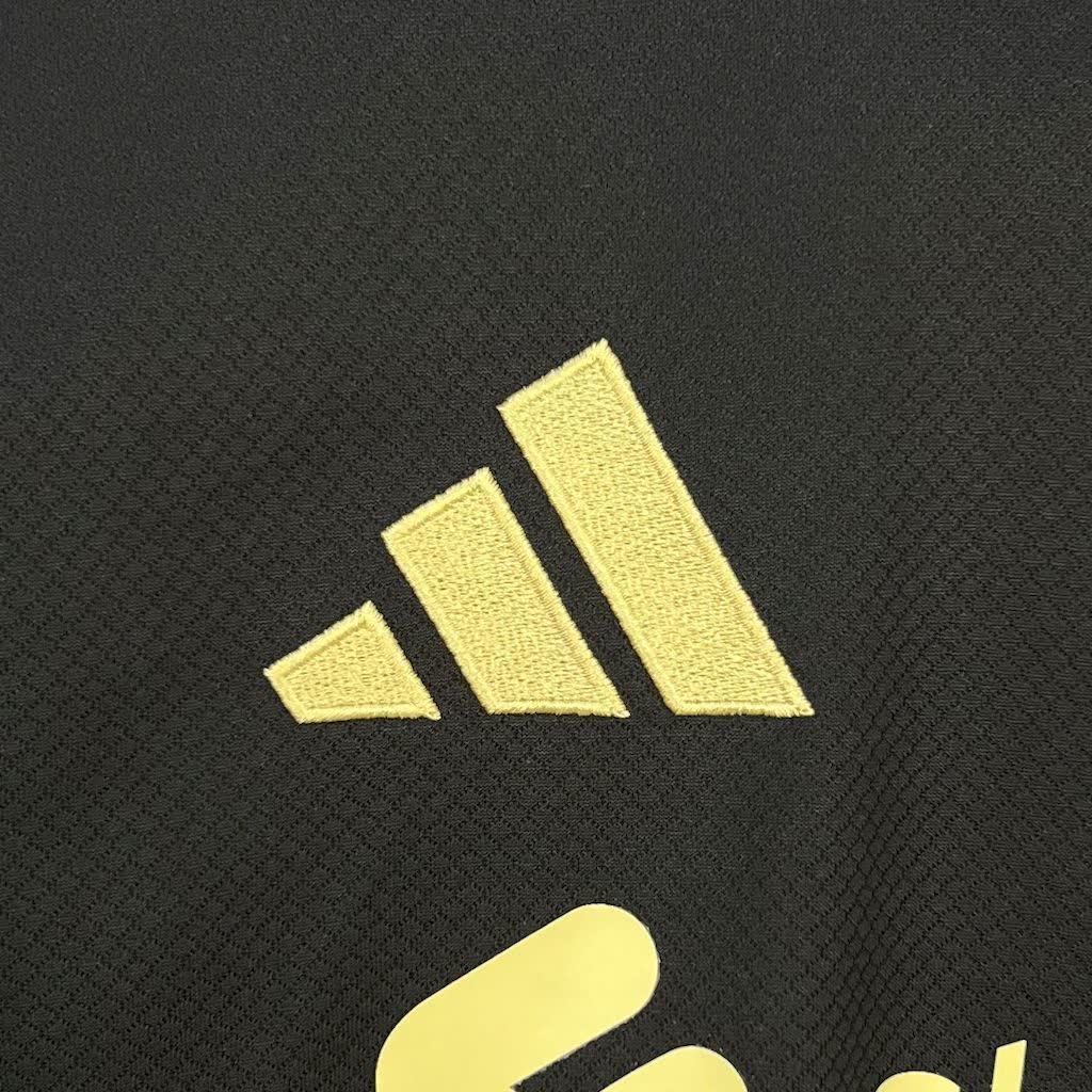 Football Shirt Liverpool Black Gold Edition 25-26 extra 5