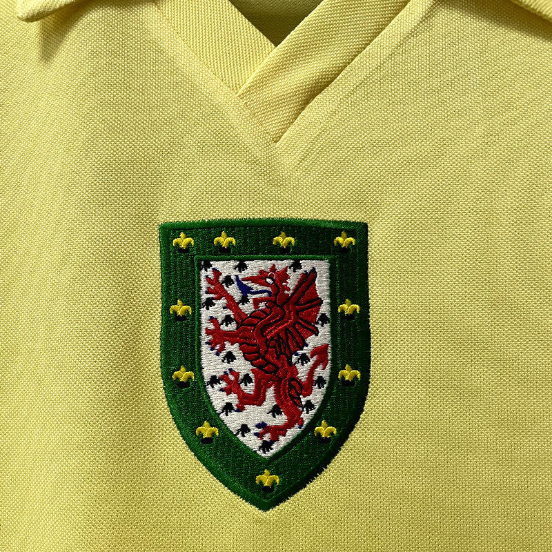 Football Shirt Wales Away 76-79 Retro extra 5